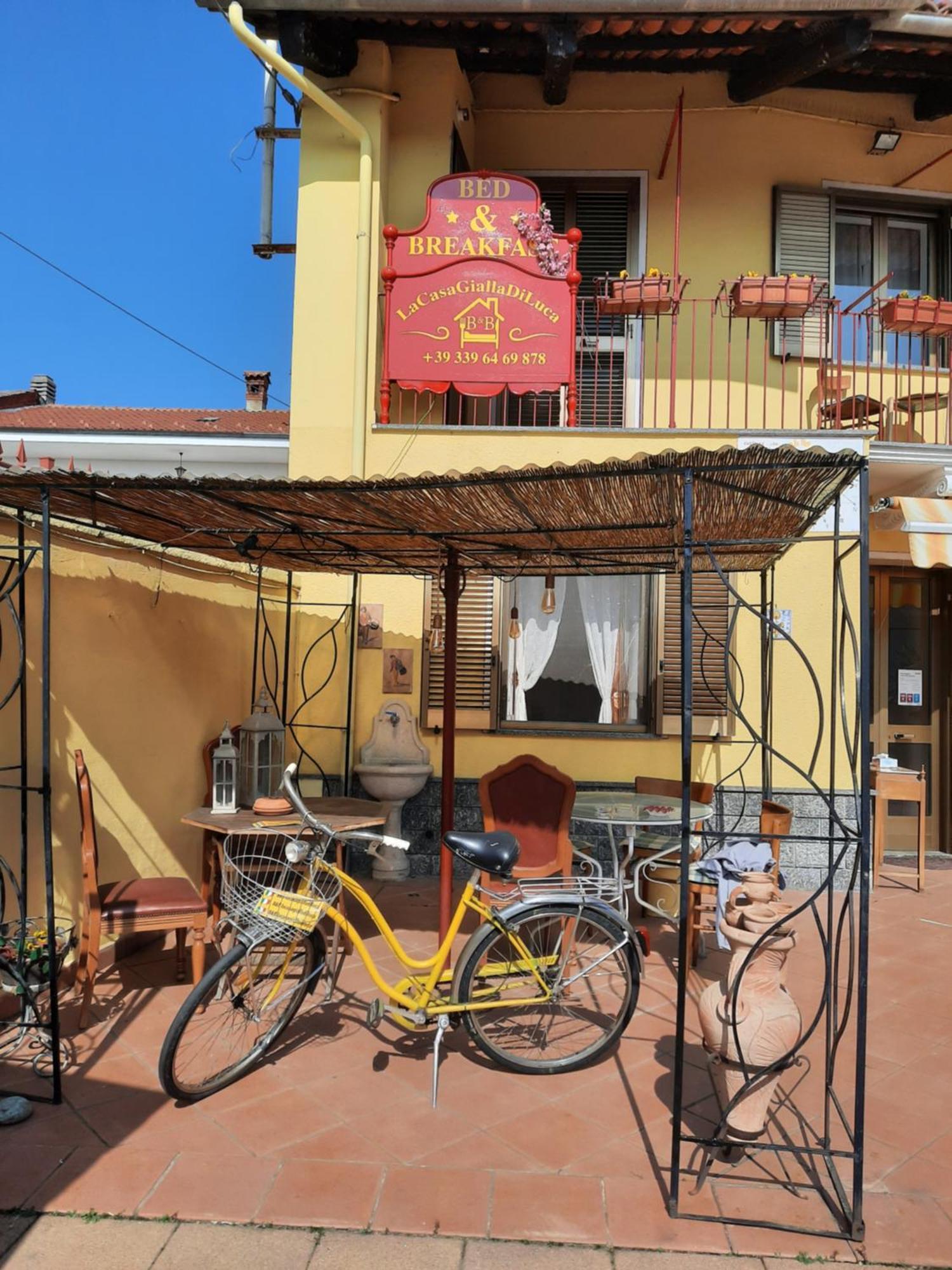 B&B La Casa Gialla Di Luca Mazze Ngoại thất bức ảnh