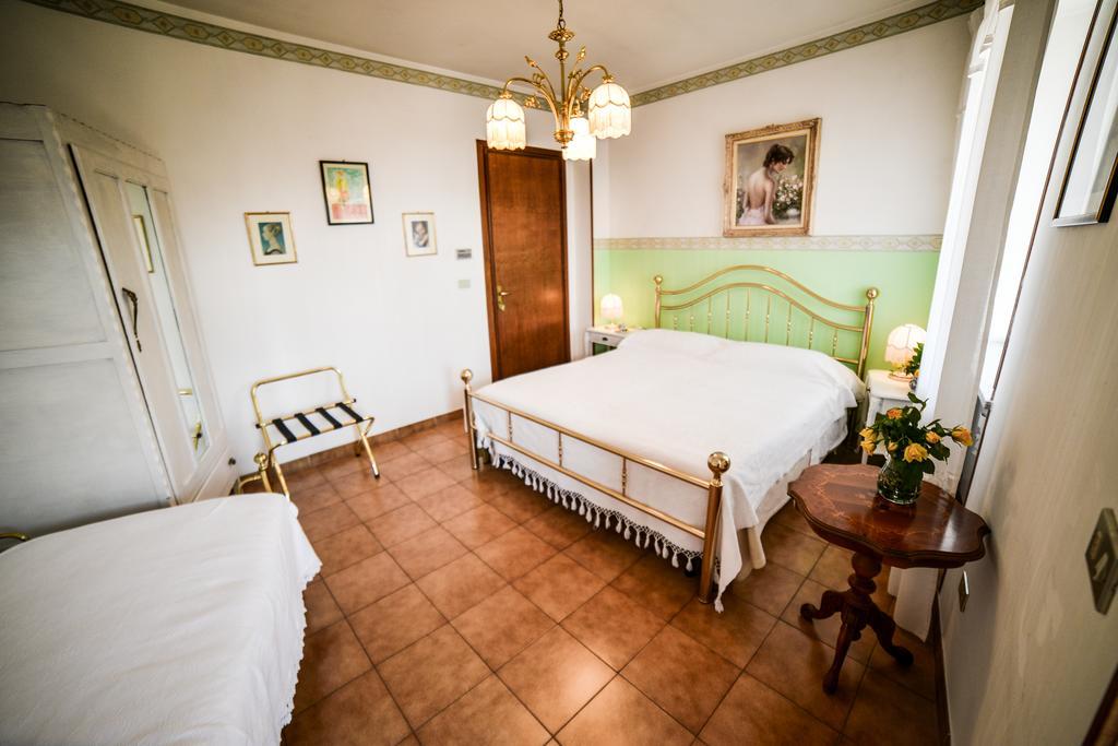 B&B La Casa Gialla Di Luca Mazze Ngoại thất bức ảnh