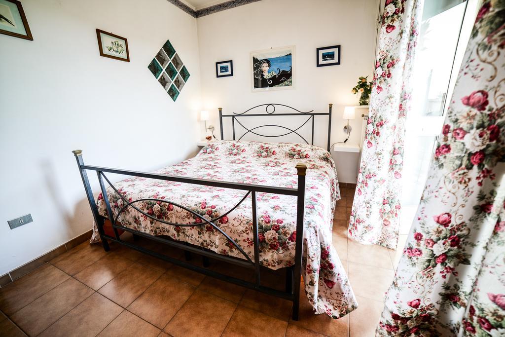 B&B La Casa Gialla Di Luca Mazze Ngoại thất bức ảnh